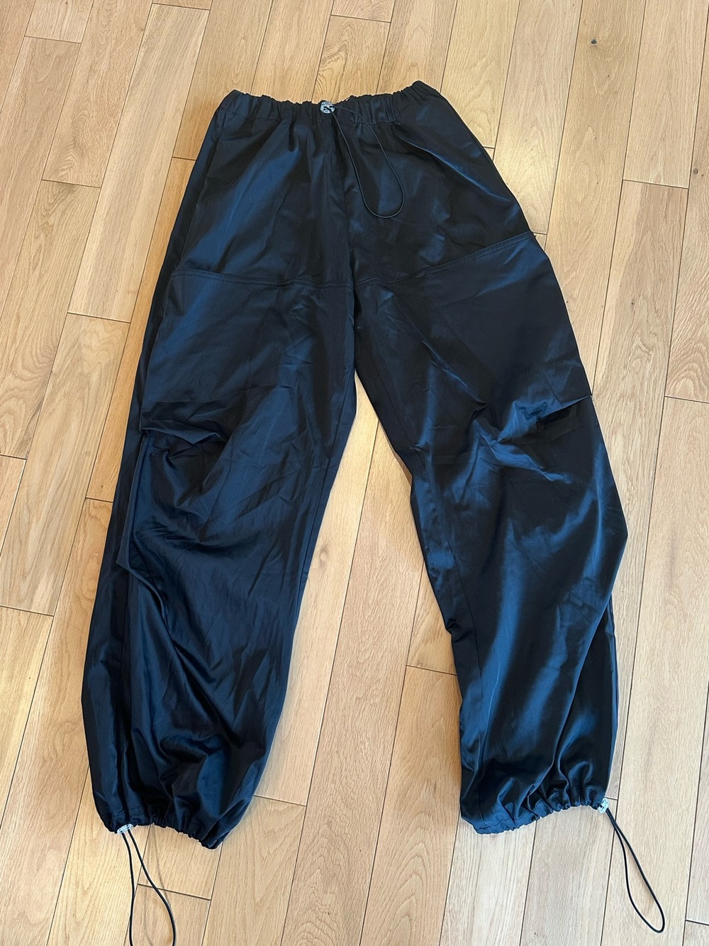 Zara Parachute Elastic Hem Joggers Satin look Cargo Womens Pants NWT Small Black